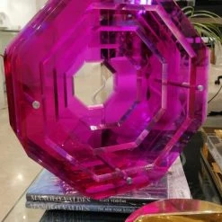 Trendy Living Esculturas Octagonal Sculpture Purple